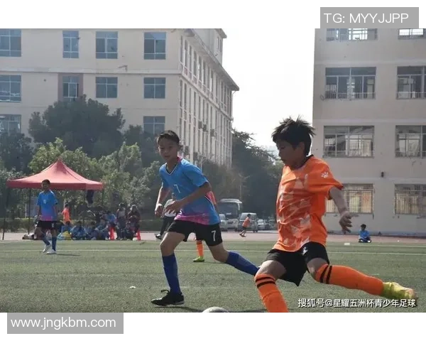 探索BM足球的魅力与发展潜力，助力青少年足球梦想的实现与成长